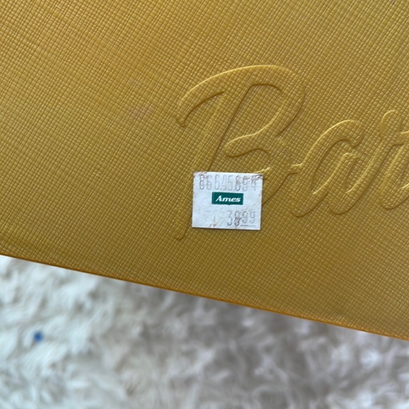 - NRFB Celebration Barbie ~ 2000 🎊 - Picture 10 of 12